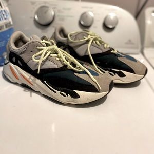 Yeezy Boost 700 ‘Wave Runner’ Men’s size 9.5